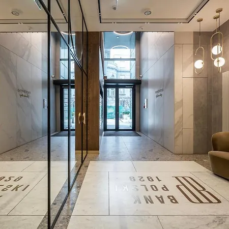 Old Bank غدينيا